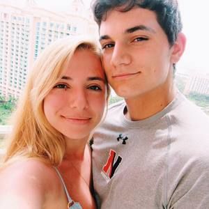 Meet your Posher, Abigail